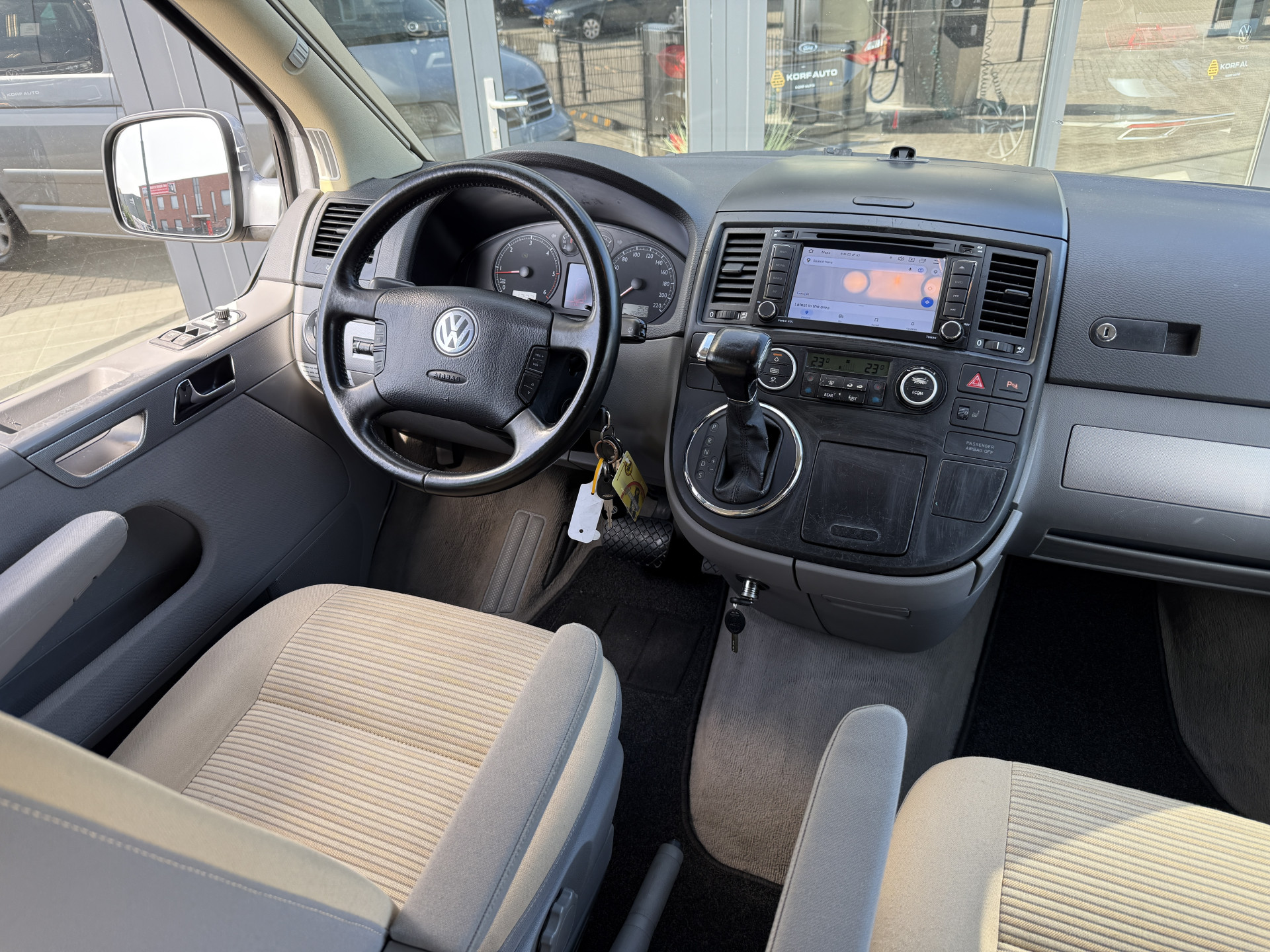 Volkswagen  California 2.5 TDI 131PK AUT / Elektr.Hefak / Clima / Navi 47508461-2.jpg | Korf Auto