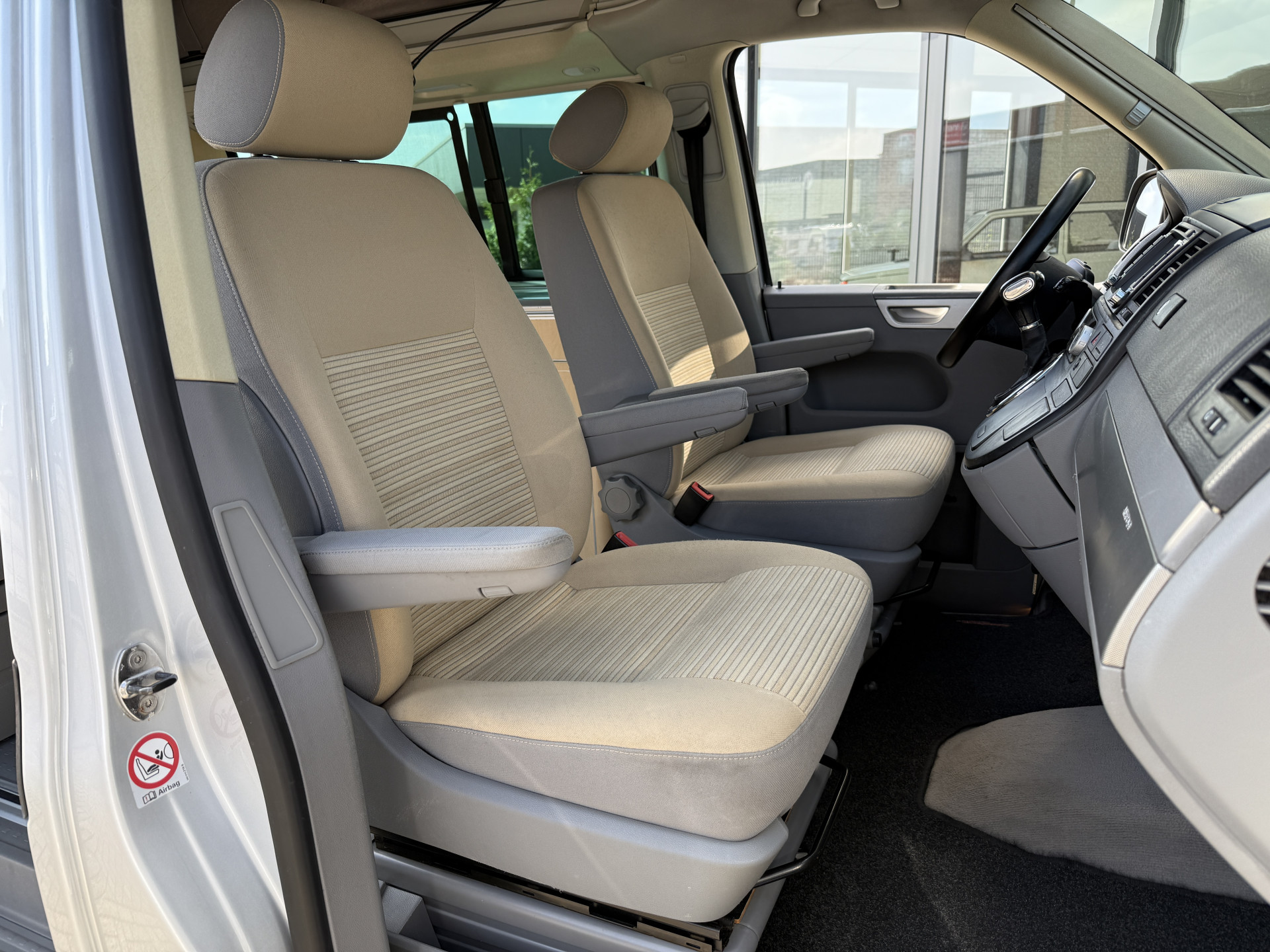 Volkswagen  California 2.5 TDI 131PK AUT / Elektr.Hefak / Clima / Navi 47508461-3.jpg | Korf Auto