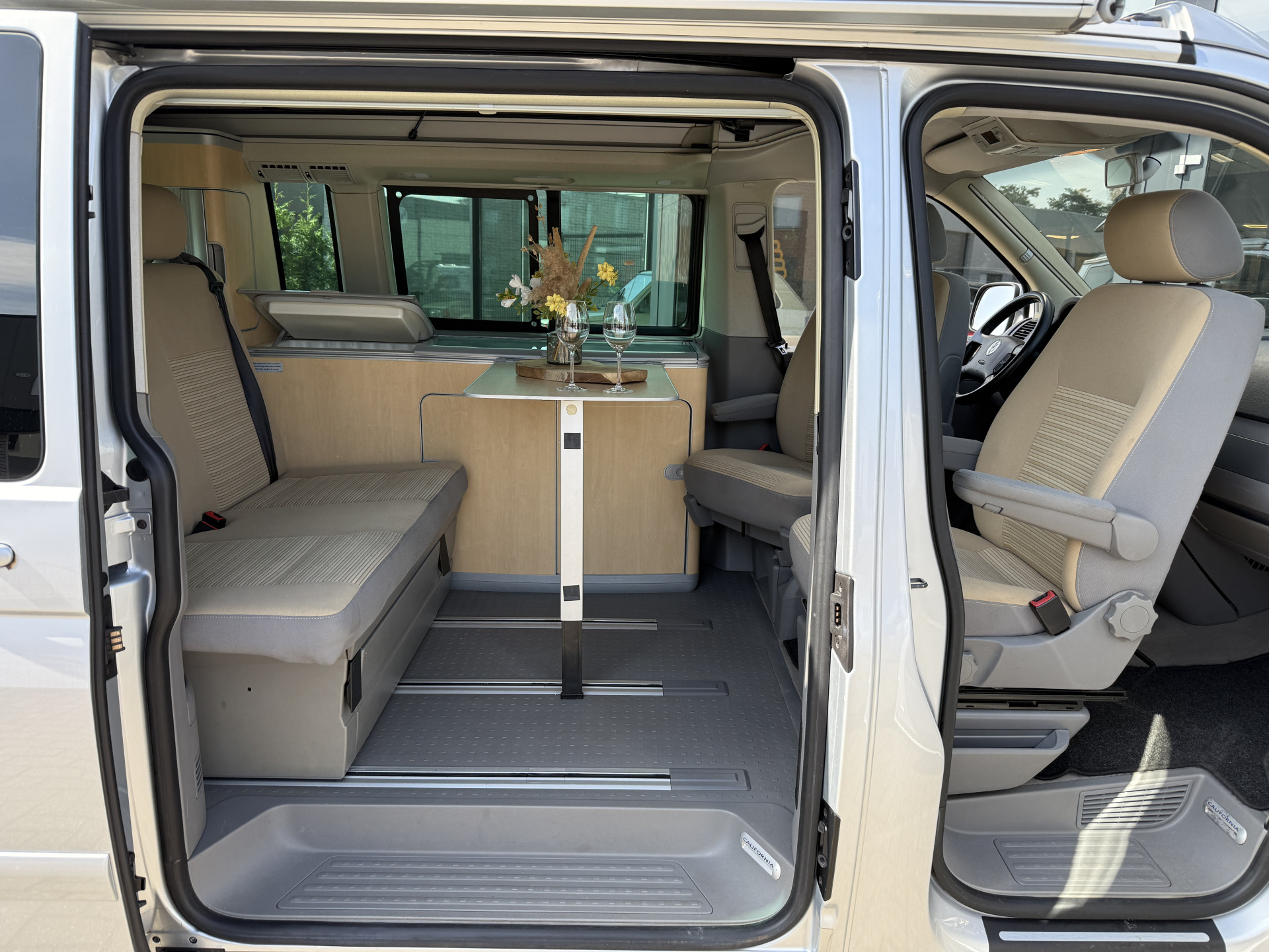 Volkswagen  California 2.5 TDI 131PK AUT / Elektr.Hefak / Clima / Navi 47508461-6.jpg | Korf Auto