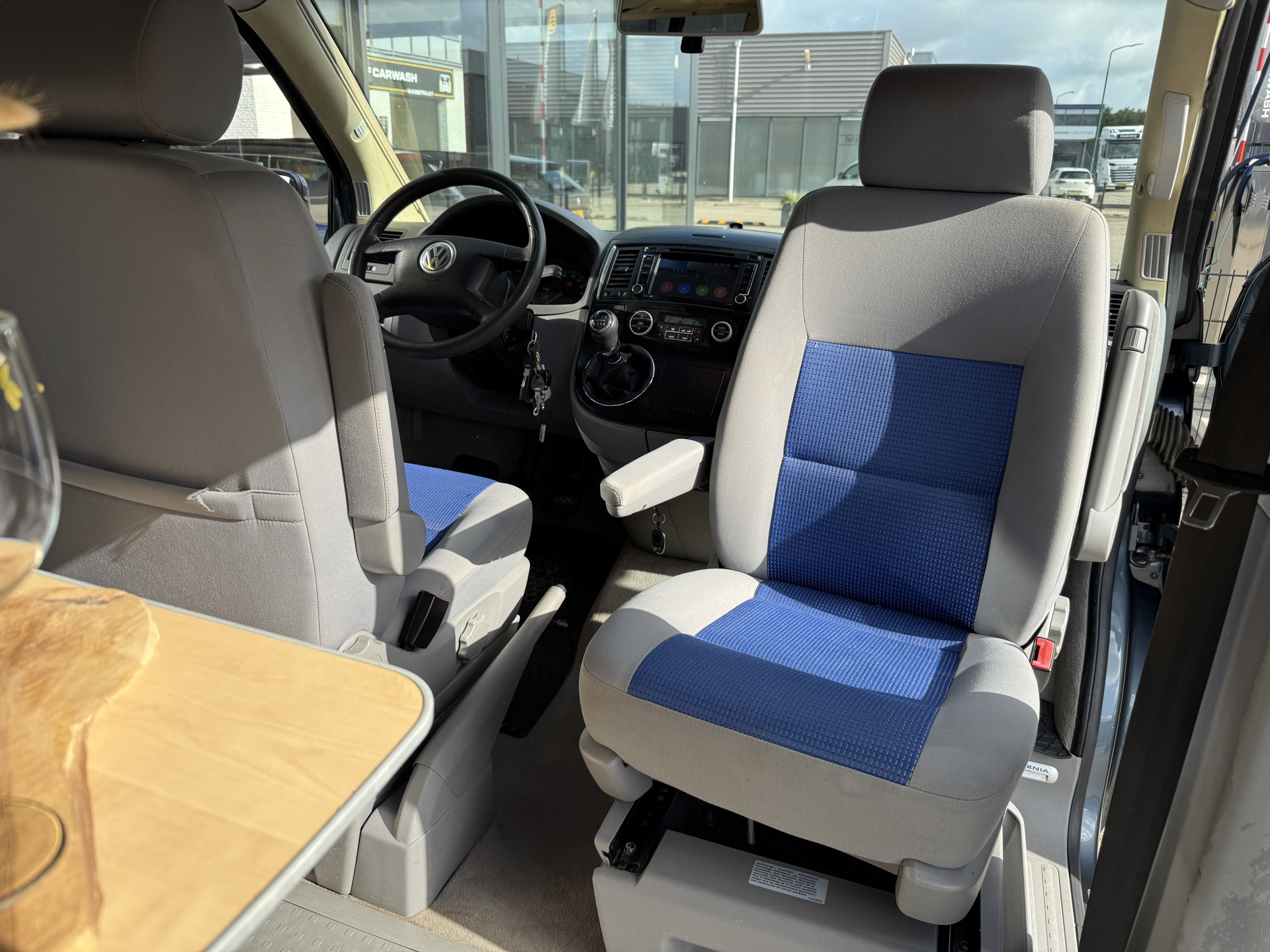 Volkswagen  California 2.5 TDI 131PK / VERKOCHT 47532334-4.jpg | Korf Auto