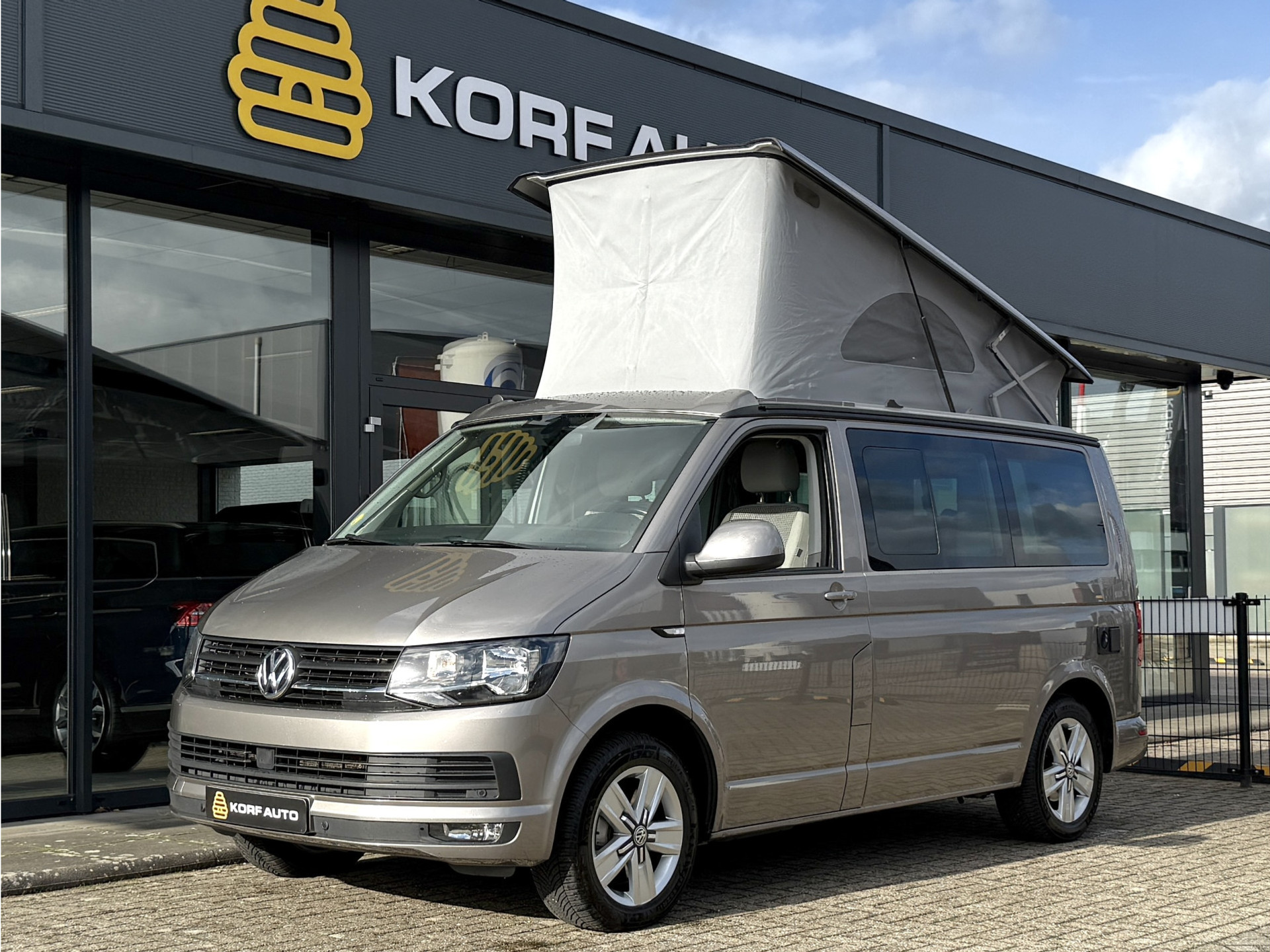 Volkswagen  California T6 Coast 150PK DSG | ACC | Trekhaak | Navi 48651061-0.jpg | Korf Auto