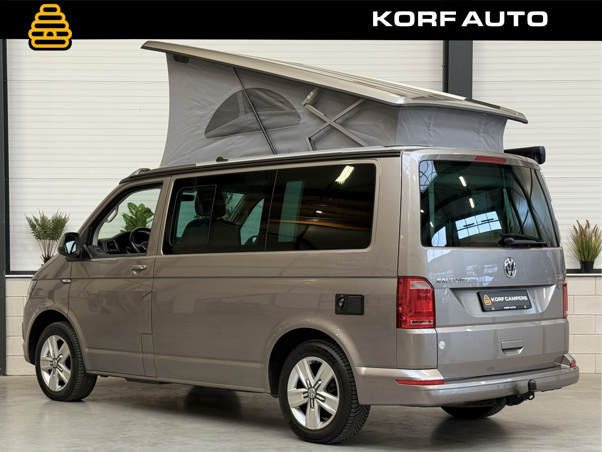 Volkswagen  California T6 Coast 150PK DSG | ACC | Trekhaak | Navi 48651061-1.jpg | Korf Auto