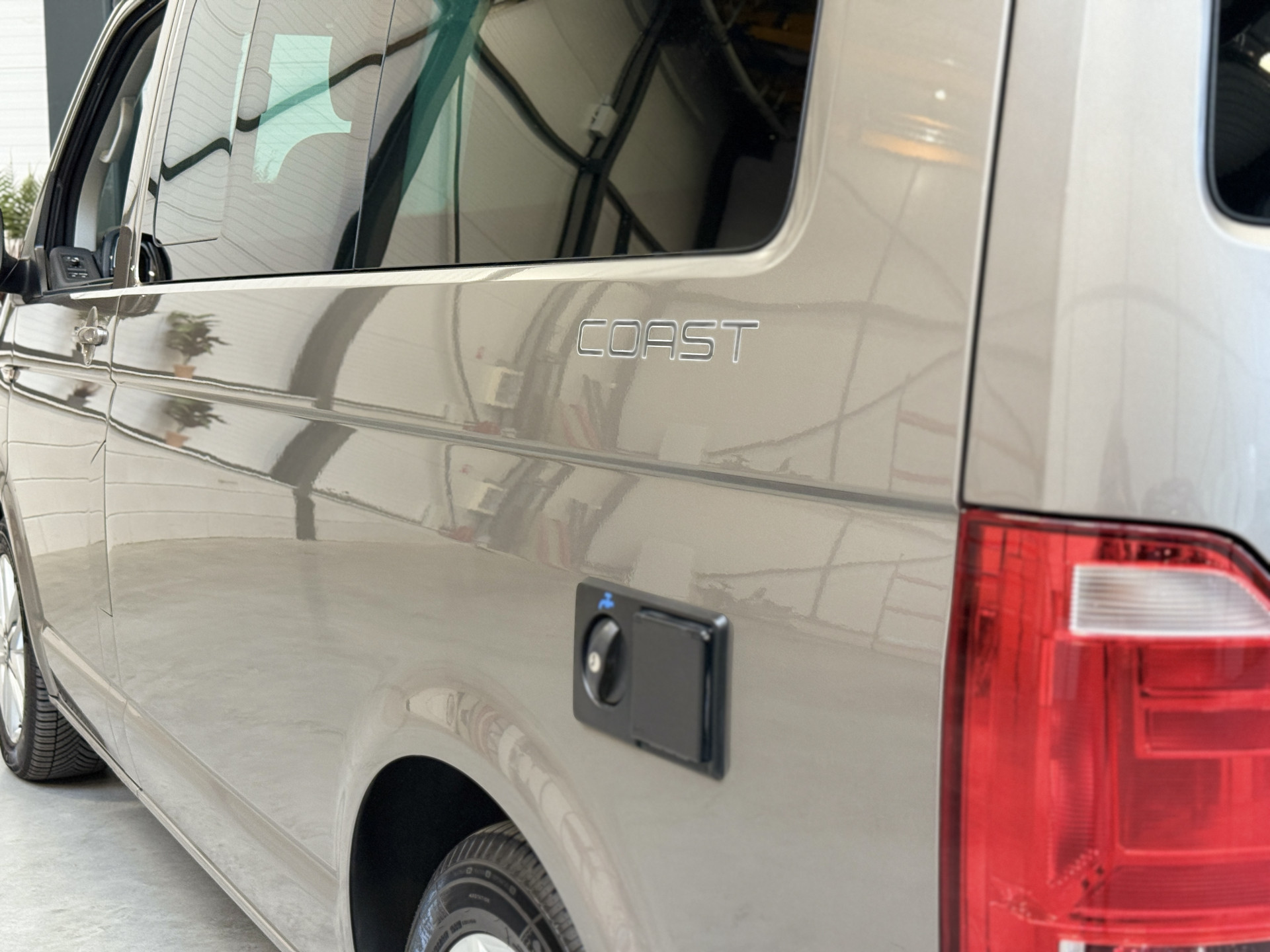 Volkswagen  California T6 Coast 150PK DSG | ACC | Trekhaak | Navi 48651061-17.jpg | Korf Auto