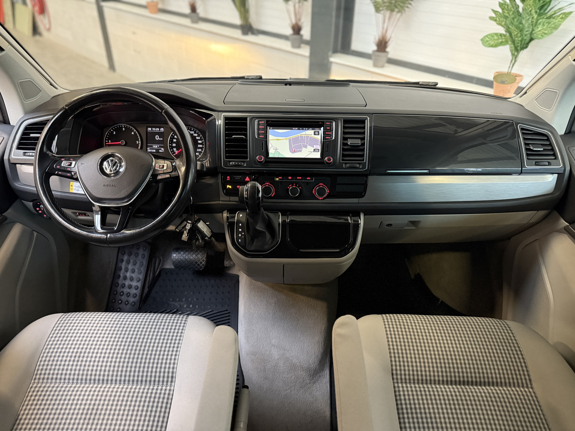 Volkswagen  California T6 Coast 150PK DSG | ACC | Trekhaak | Navi 48651061-18.jpg | Korf Auto