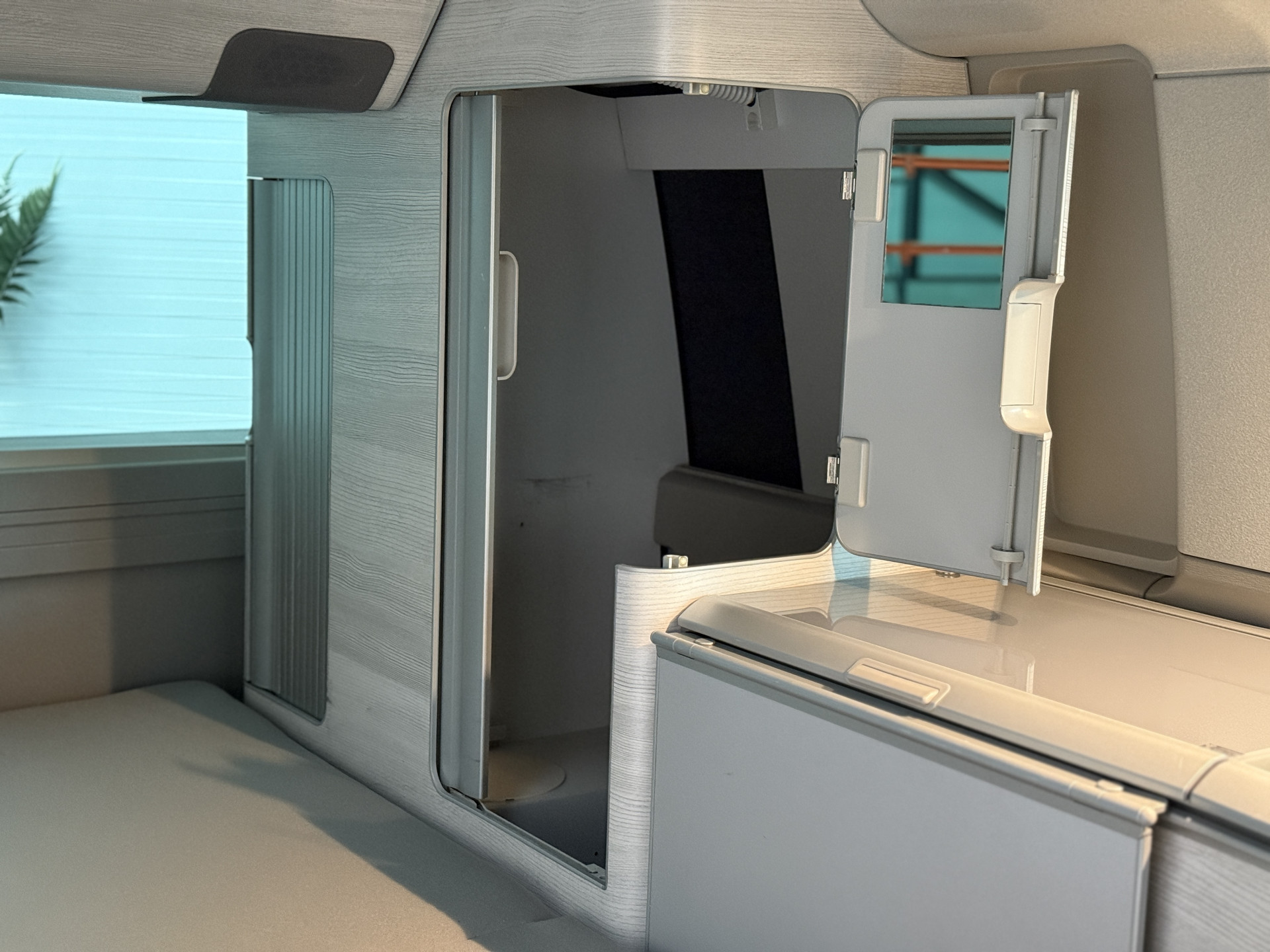 Volkswagen  California T6 Coast 150PK DSG | ACC | Trekhaak | Navi 48651061-23.jpg | Korf Auto