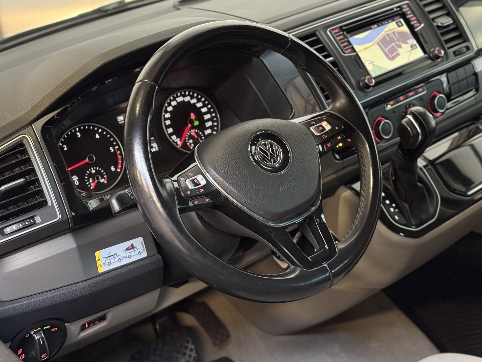 Volkswagen  California T6 Coast 150PK DSG | ACC | Trekhaak | Navi 48651061-4.jpg | Korf Auto