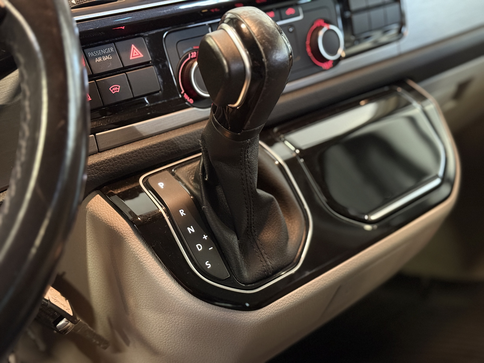 Volkswagen  California T6 Coast 150PK DSG | ACC | Trekhaak | Navi 48651061-6.jpg | Korf Auto