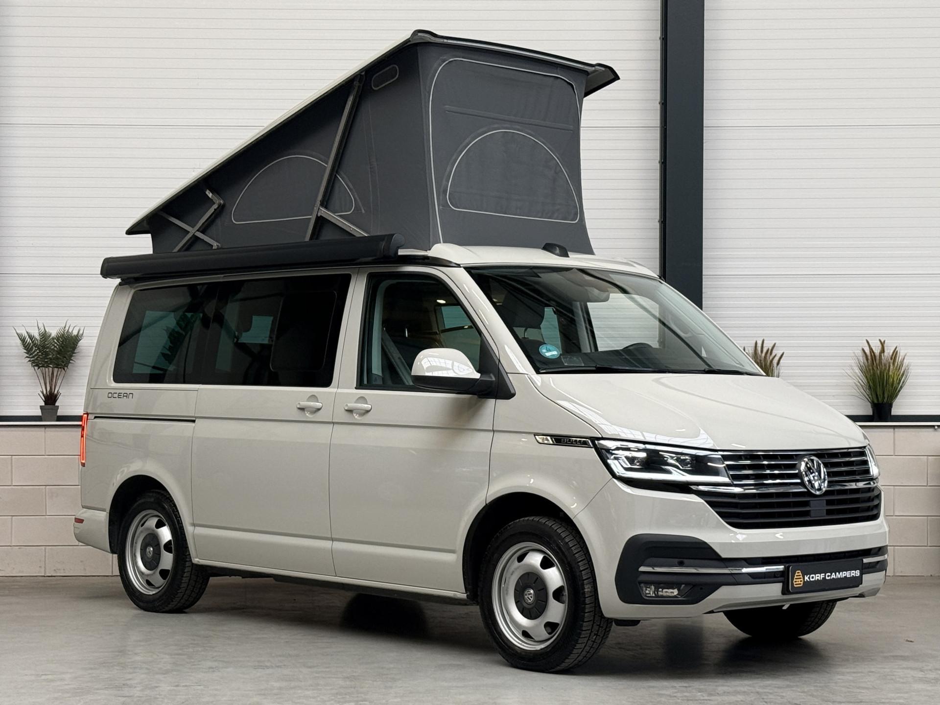 Volkswagen  California T6.1 Ocean 150PK DSG / Camera / Virtual / Elektr Hefdak 49956965-0.jpg | Korf Auto