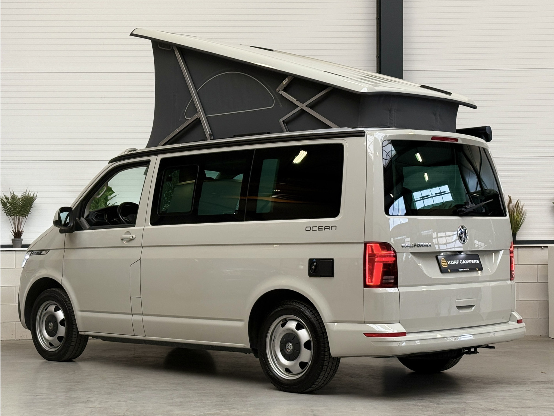 Volkswagen  California T6.1 Ocean 150PK DSG / VERKOCHT 49956965-1.jpg | Korf Auto