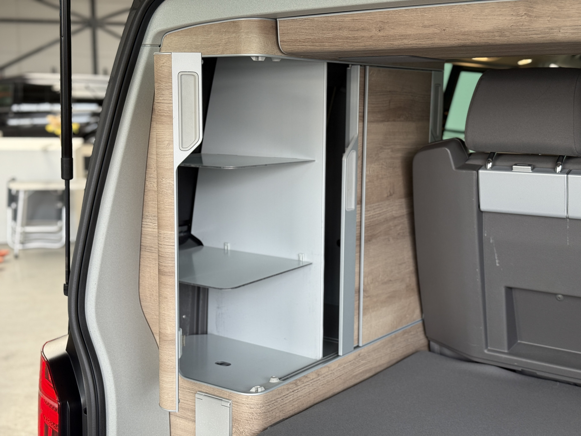 Volkswagen  California T6.1 Ocean 150PK DSG / VERKOCHT 49956965-24.jpg | Korf Auto