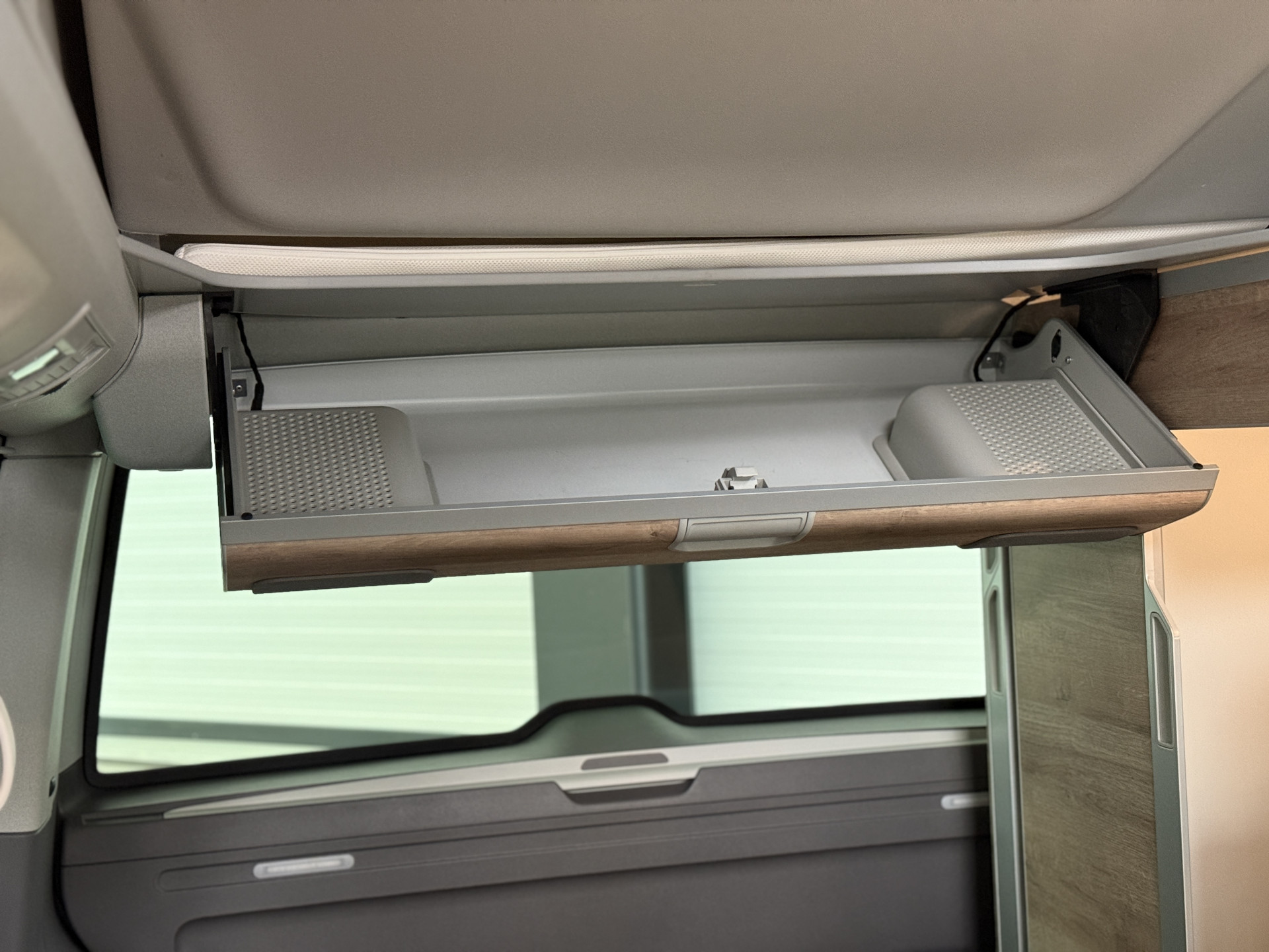 Volkswagen  California T6.1 Ocean 150PK DSG / VERKOCHT 49956965-27.jpg | Korf Auto