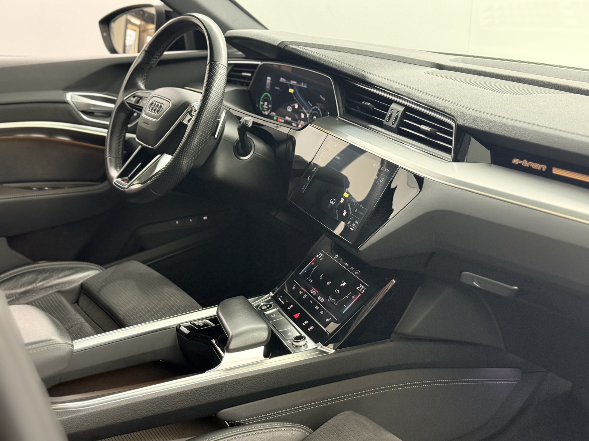 Audi e-tron 55 quattro S edition 95 kWh / VERKOCHT 50610338-15.jpg | Korf Auto