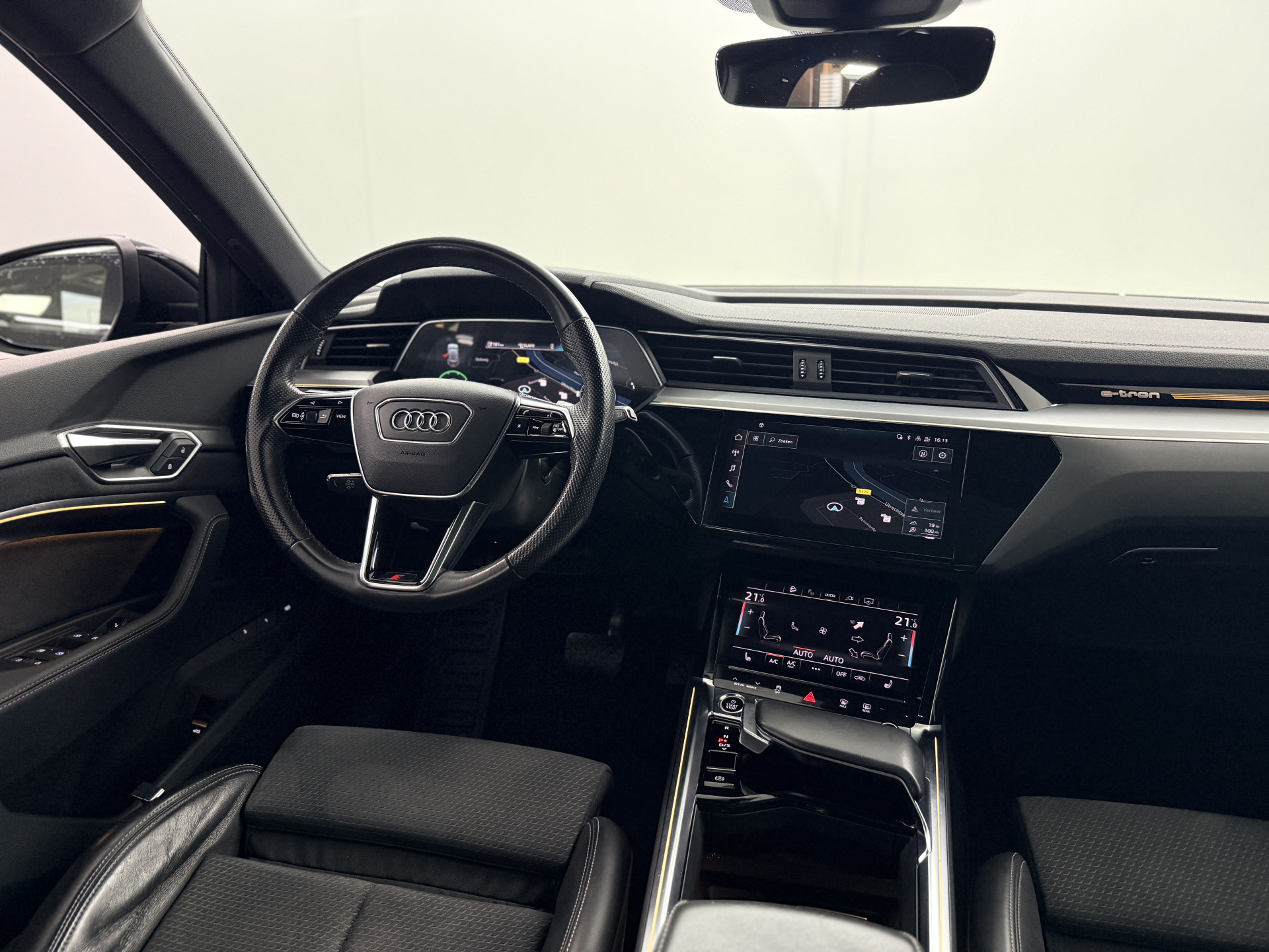 Audi e-tron 55 quattro S edition 95 kWh / VERKOCHT 50610338-2.jpg | Korf Auto