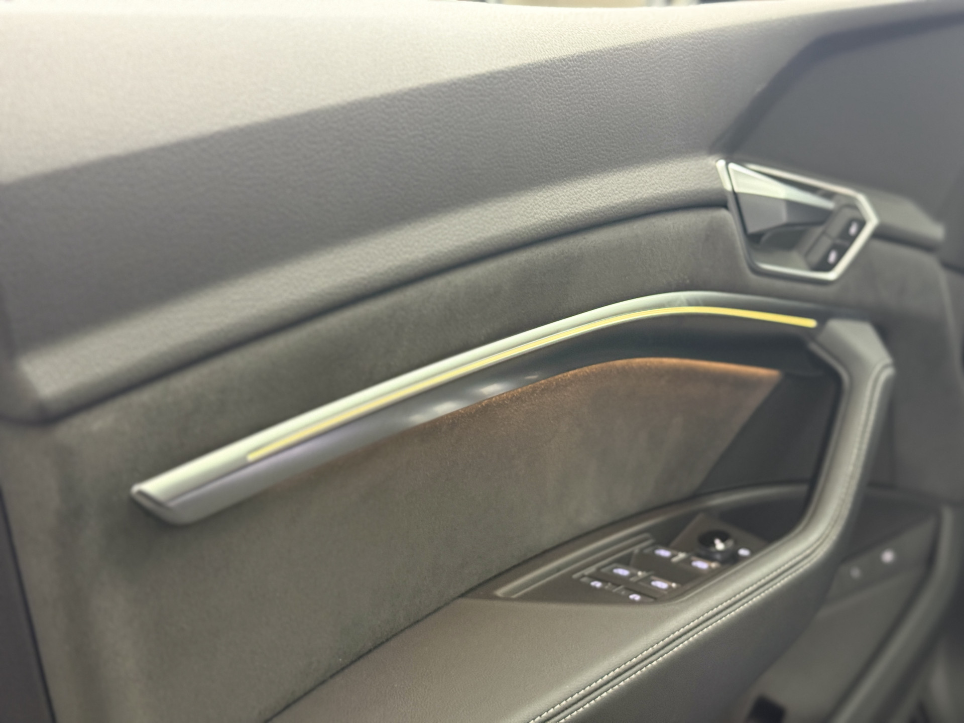 Audi e-tron 55 quattro S edition 95 kWh / VERKOCHT 50610338-24.jpg | Korf Auto