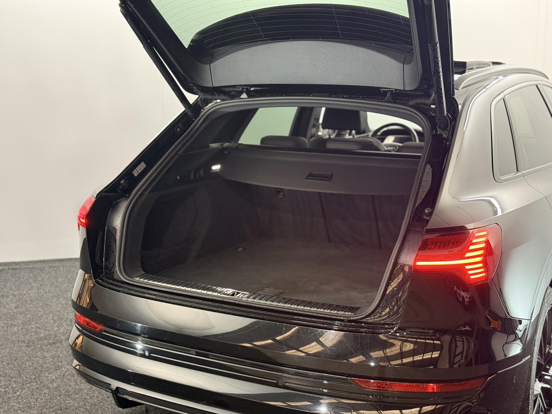 Audi e-tron 55 quattro S edition 95 kWh / VERKOCHT 50610338-29.jpg | Korf Auto