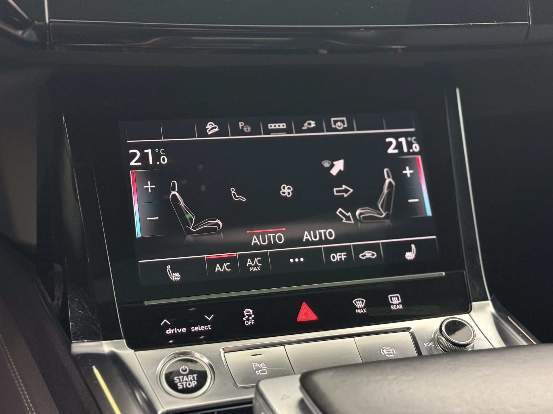 Audi e-tron 55 quattro S edition 95 kWh / VERKOCHT 50610338-6.jpg | Korf Auto