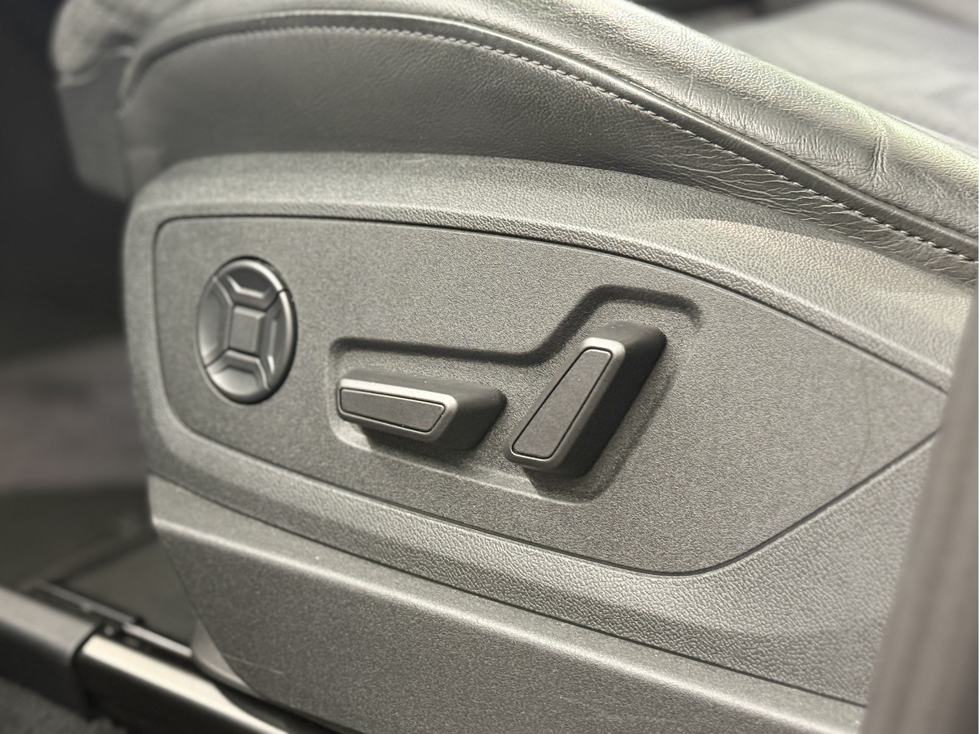 Audi e-tron 55 quattro S edition 95 kWh / VERKOCHT 50610338-8.jpg | Korf Auto