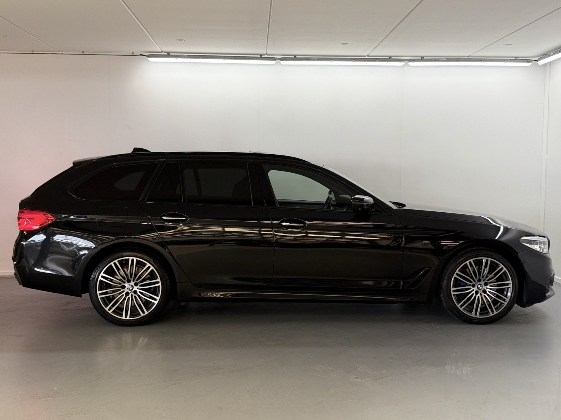 BMW 5 Serie Touring 530i High Ex. M-sport / VERKOCHT 50704034-13.jpg | Korf Auto