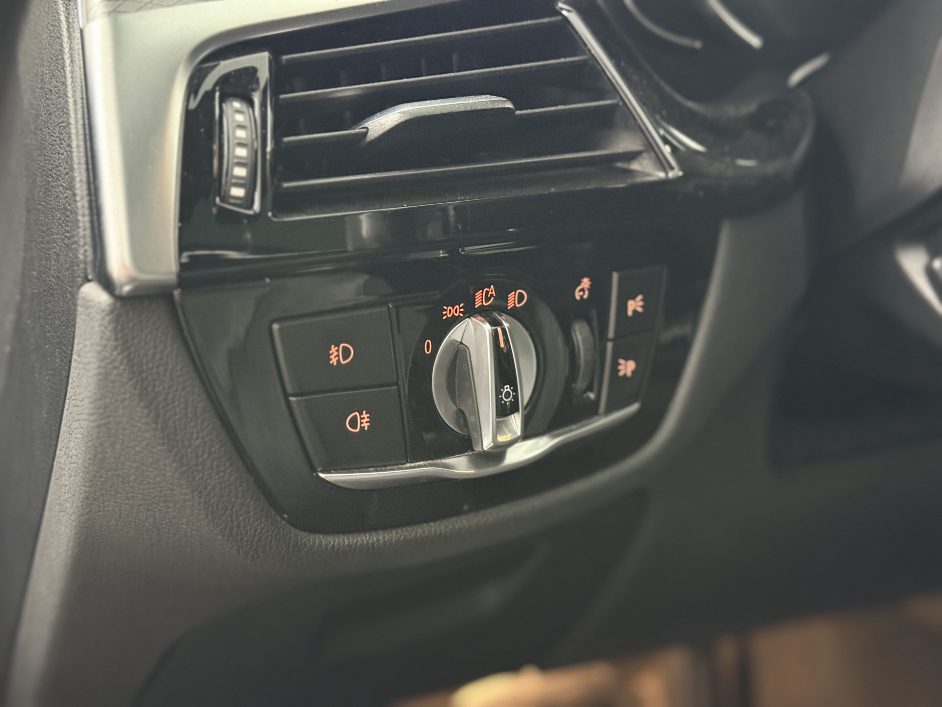 BMW 5 Serie Touring 530i High Ex. M-sport / VERKOCHT 50704034-27.jpg | Korf Auto