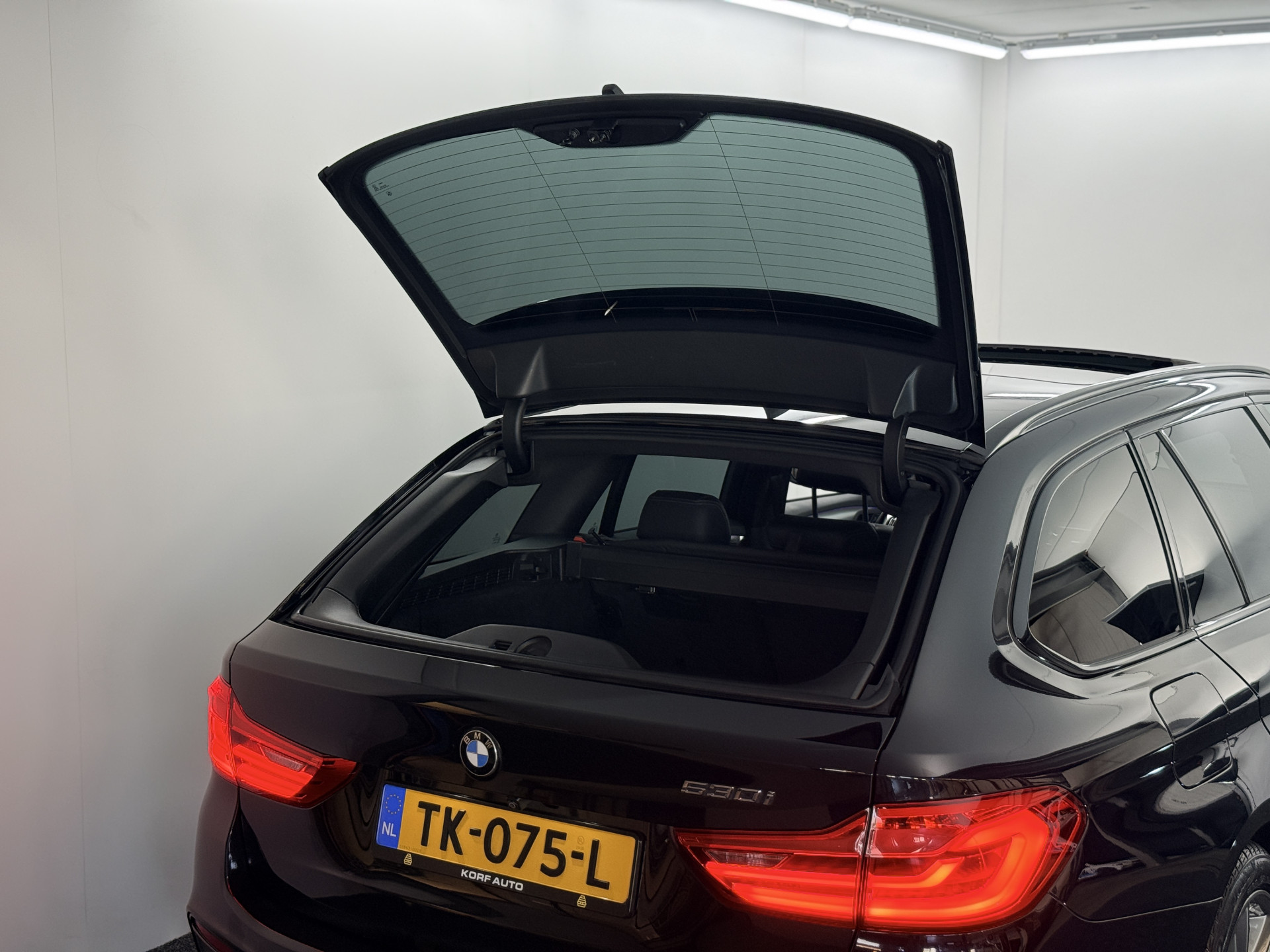 BMW 5 Serie Touring 530i High Ex. M-sport / VERKOCHT 50704034-36.jpg | Korf Auto