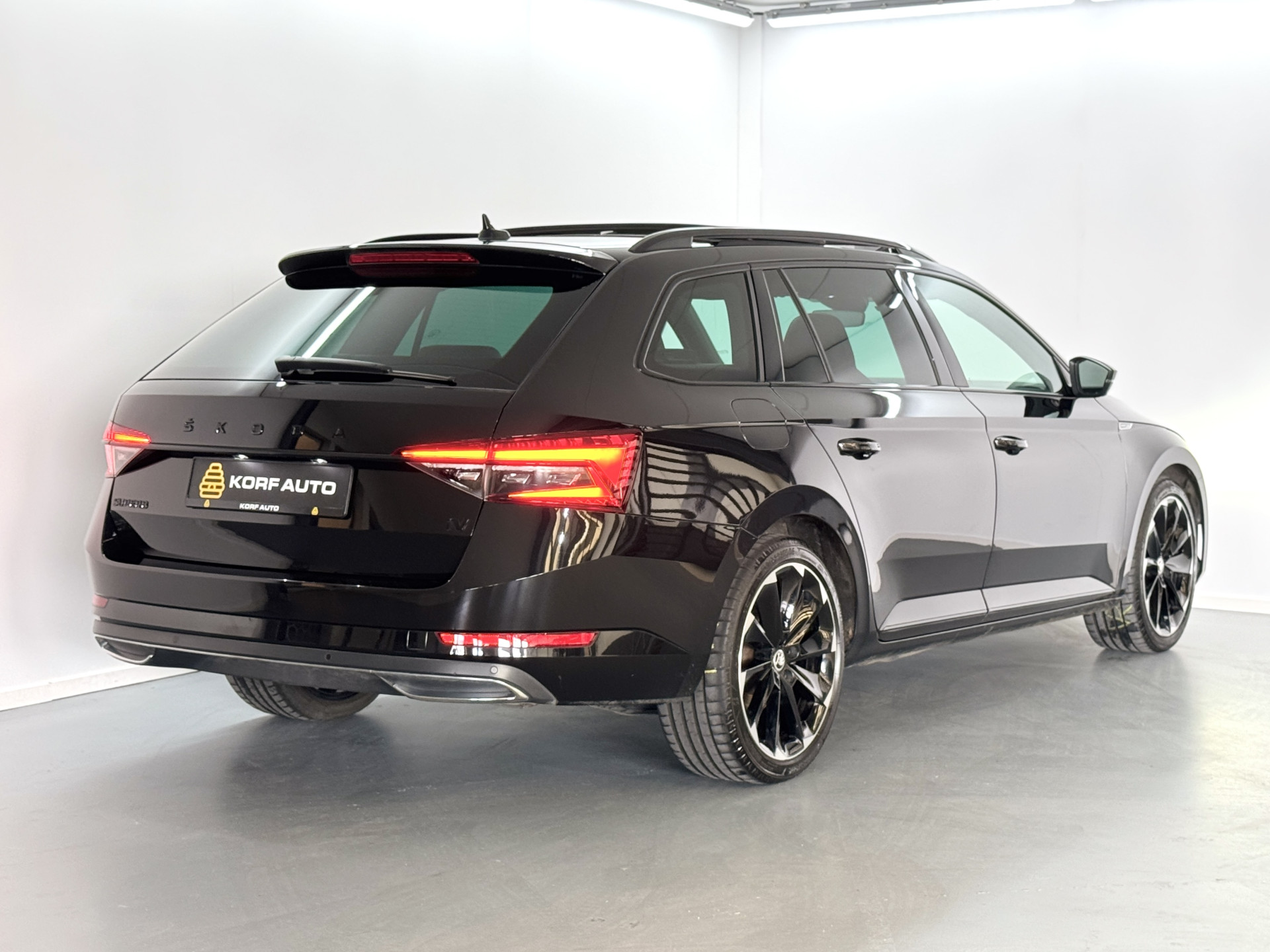 Škoda Superb Combi 1.4 TSI iV Sportline | VERKOCHT 52251140-1.jpg | Korf Auto