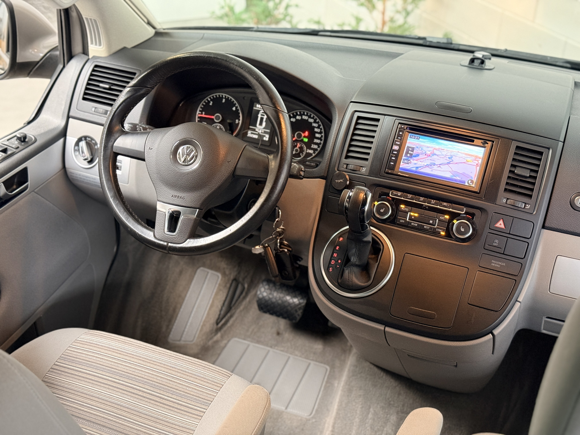 Volkswagen  California 140PK DSG | Elektr.Hefdak | Navi | Clima | Cruise 52576863-3.jpg | Korf Auto