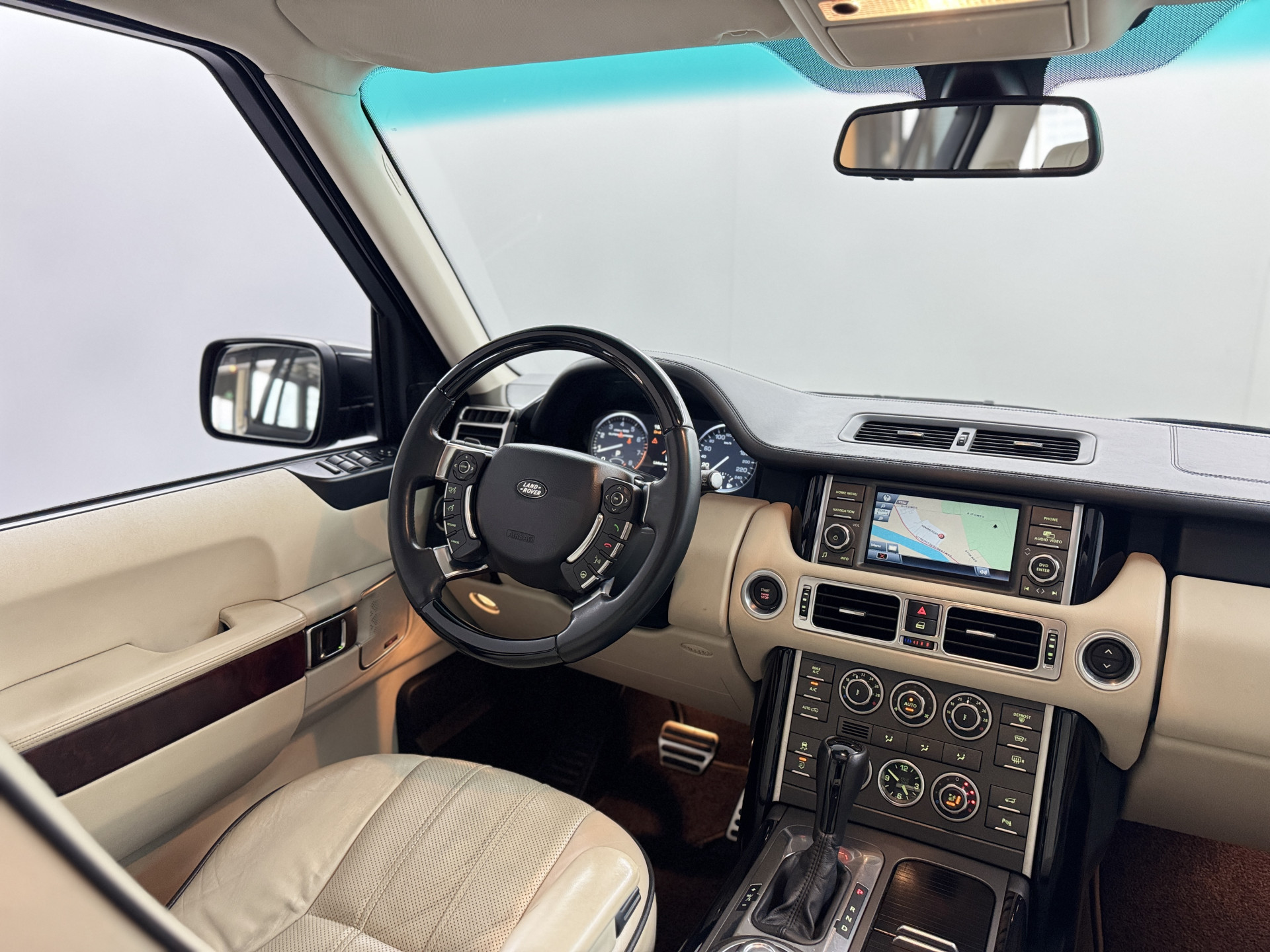 Land Rover Range Rover 5.0 V8 Supercharged / Youngtimer / Luchtvering / Pano / H&K / Camera 52672364-2.jpg | Korf Auto