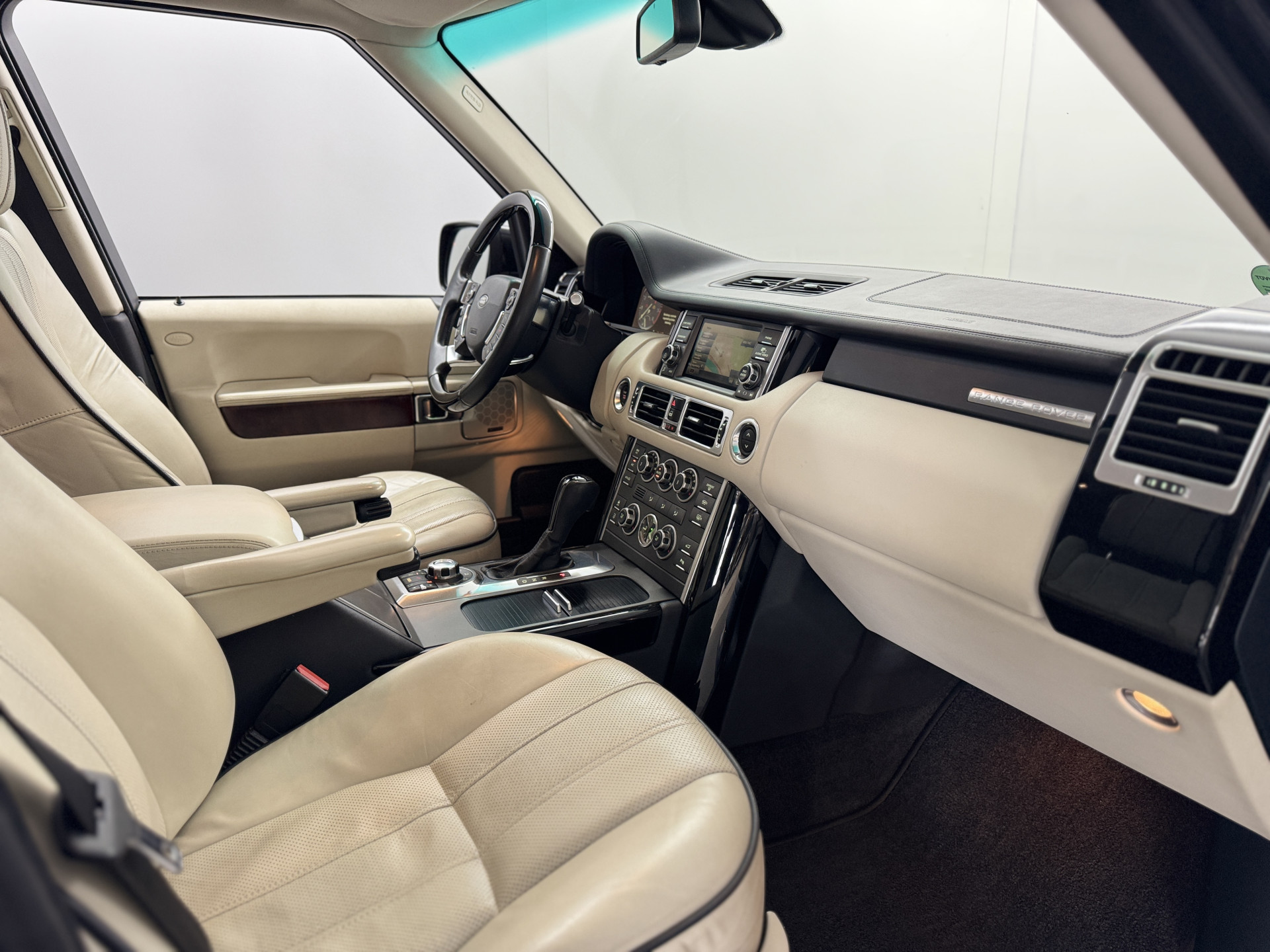 Land Rover Range Rover 5.0 V8 Supercharged / Youngtimer / Luchtvering / Pano / H&K / Camera 52672364-29.jpg | Korf Auto