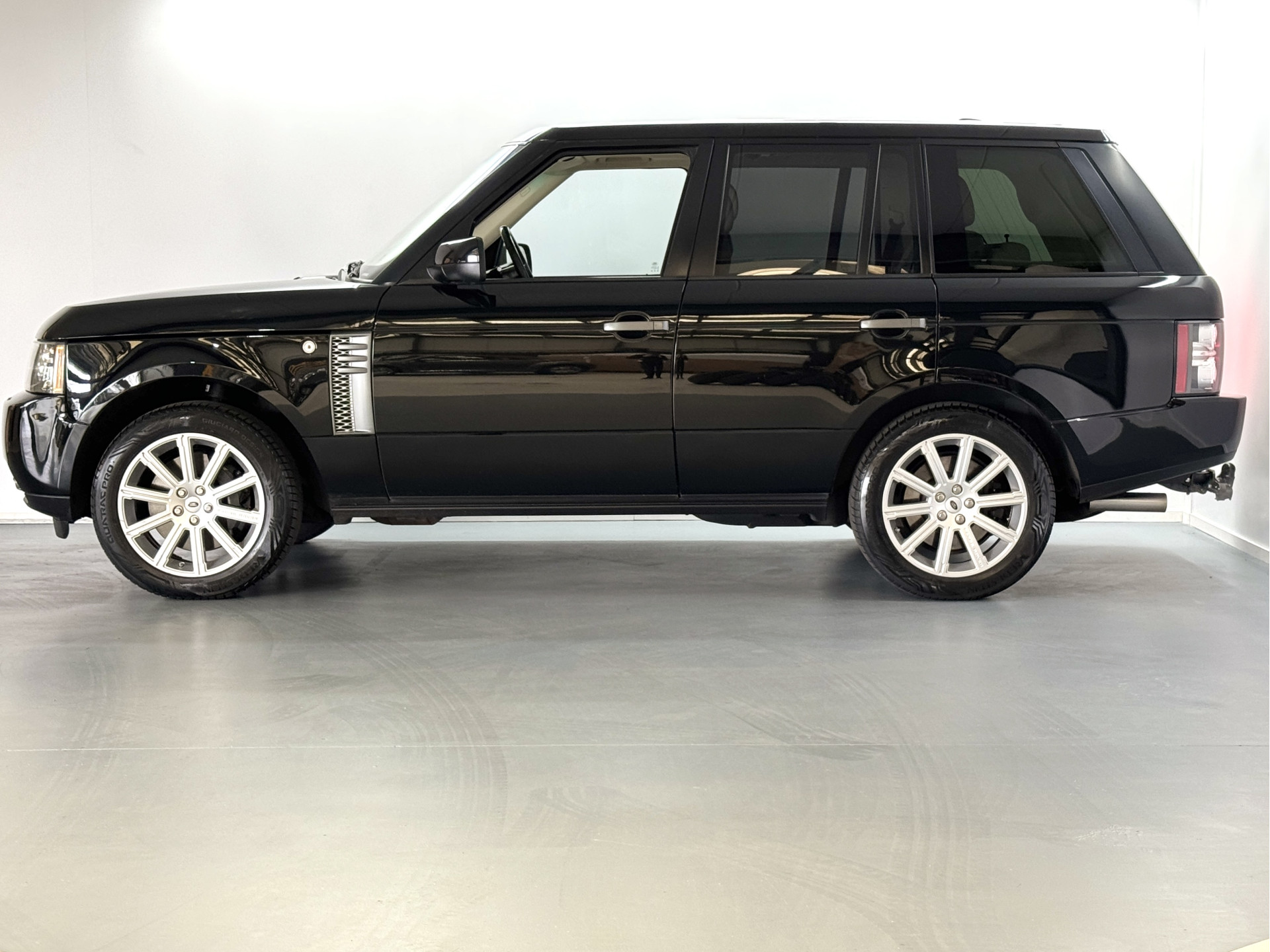 Land Rover Range Rover 5.0 V8 Supercharged / Youngtimer / Luchtvering / Pano / H&K / Camera 52672364-35.jpg | Korf Auto
