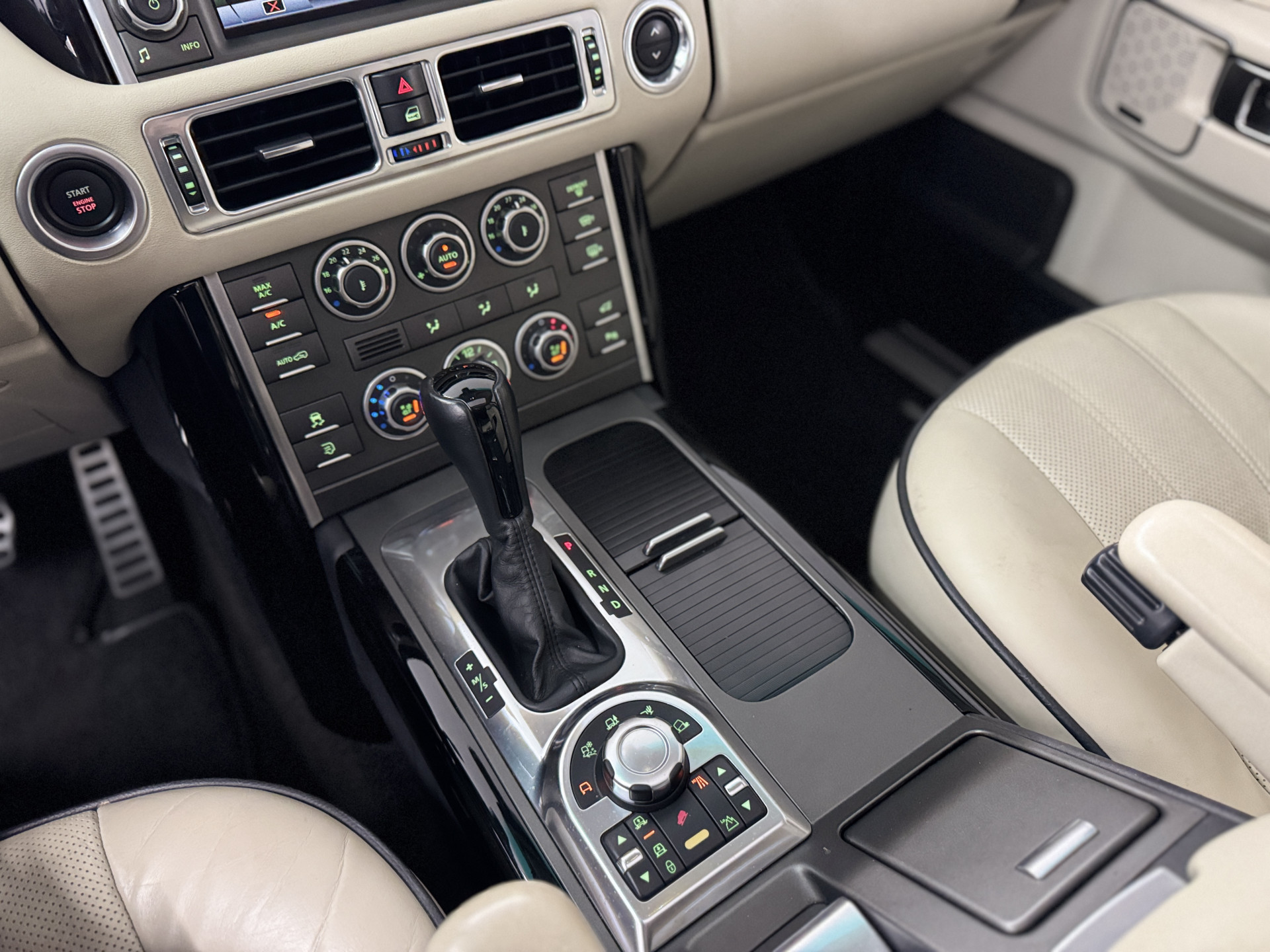 Land Rover Range Rover 5.0 V8 Supercharged / Youngtimer / Luchtvering / Pano / H&K / Camera 52672364-6.jpg | Korf Auto