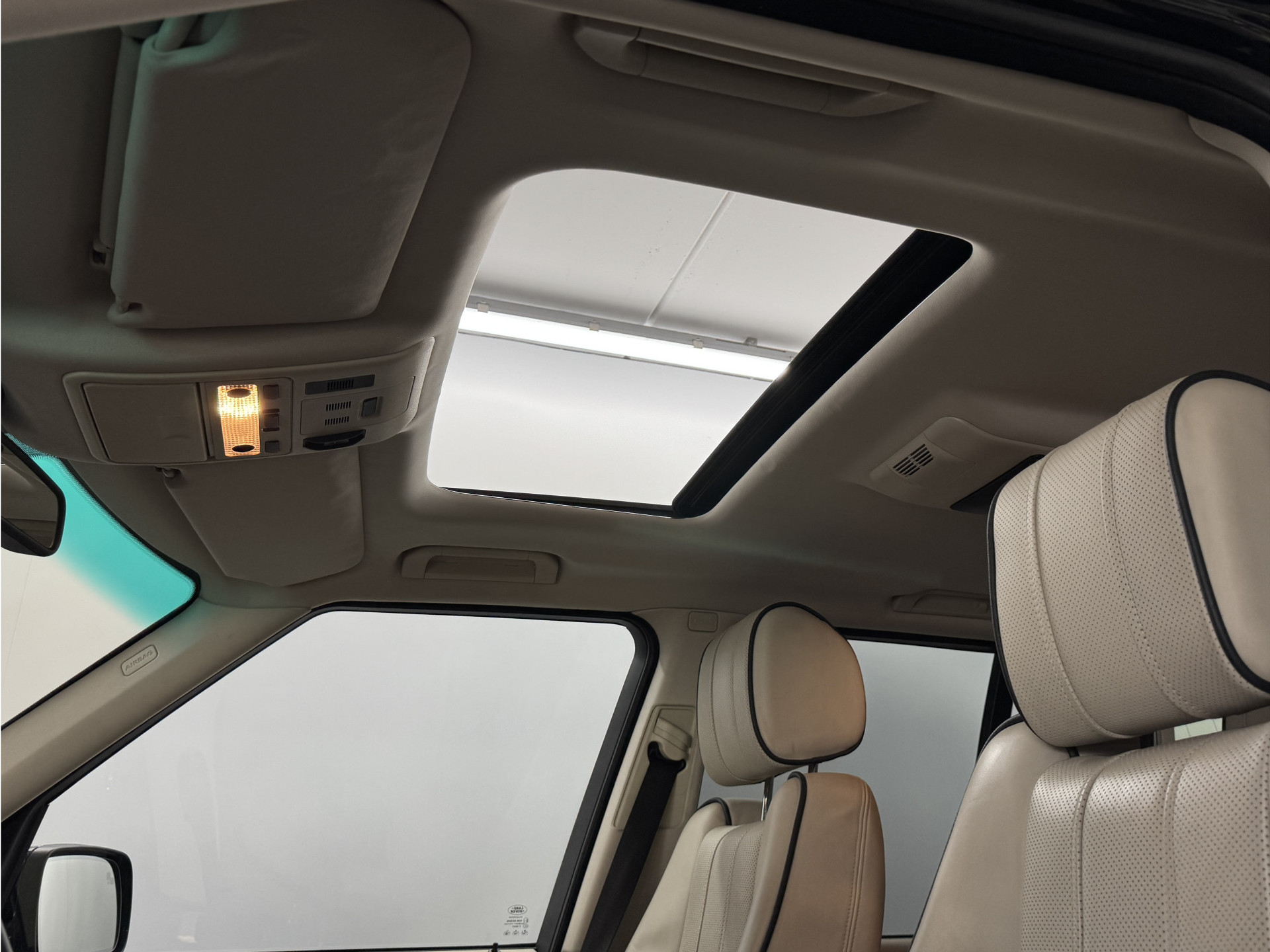 Land Rover Range Rover 5.0 V8 Supercharged / Youngtimer / Luchtvering / Pano / H&K / Camera 52672364-8.jpg | Korf Auto