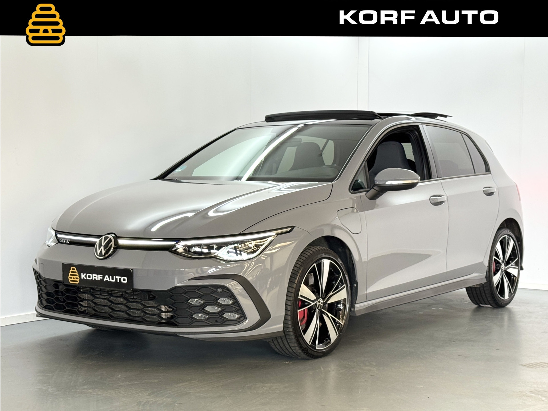 Volkswagen Golf 1.4 eHybrid GTE 245PK | Pano | ACC | Winterpakket 52749209-0.jpg | Korf Auto