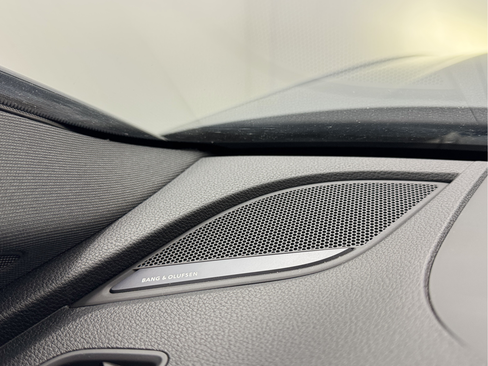 Audi A4 Avant 3.0 V6 TDI quattro 2x S-Line / Pano / B&O / 360 / Head-up / Trekhaak 52864368-10.jpg | Korf Auto