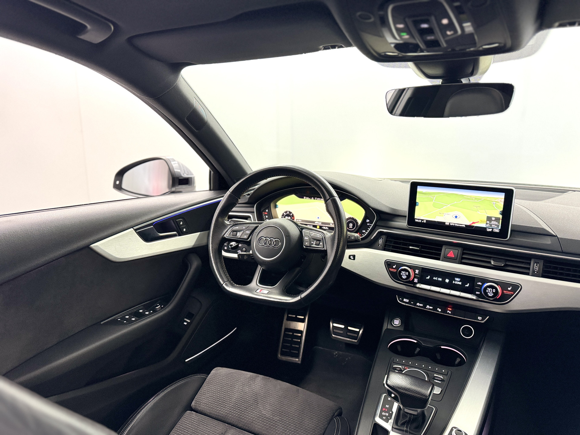 Audi A4 Avant 3.0 V6 TDI quattro 2x S-Line / Pano / B&O / 360 / Head-up / Trekhaak 52864368-2.jpg | Korf Auto