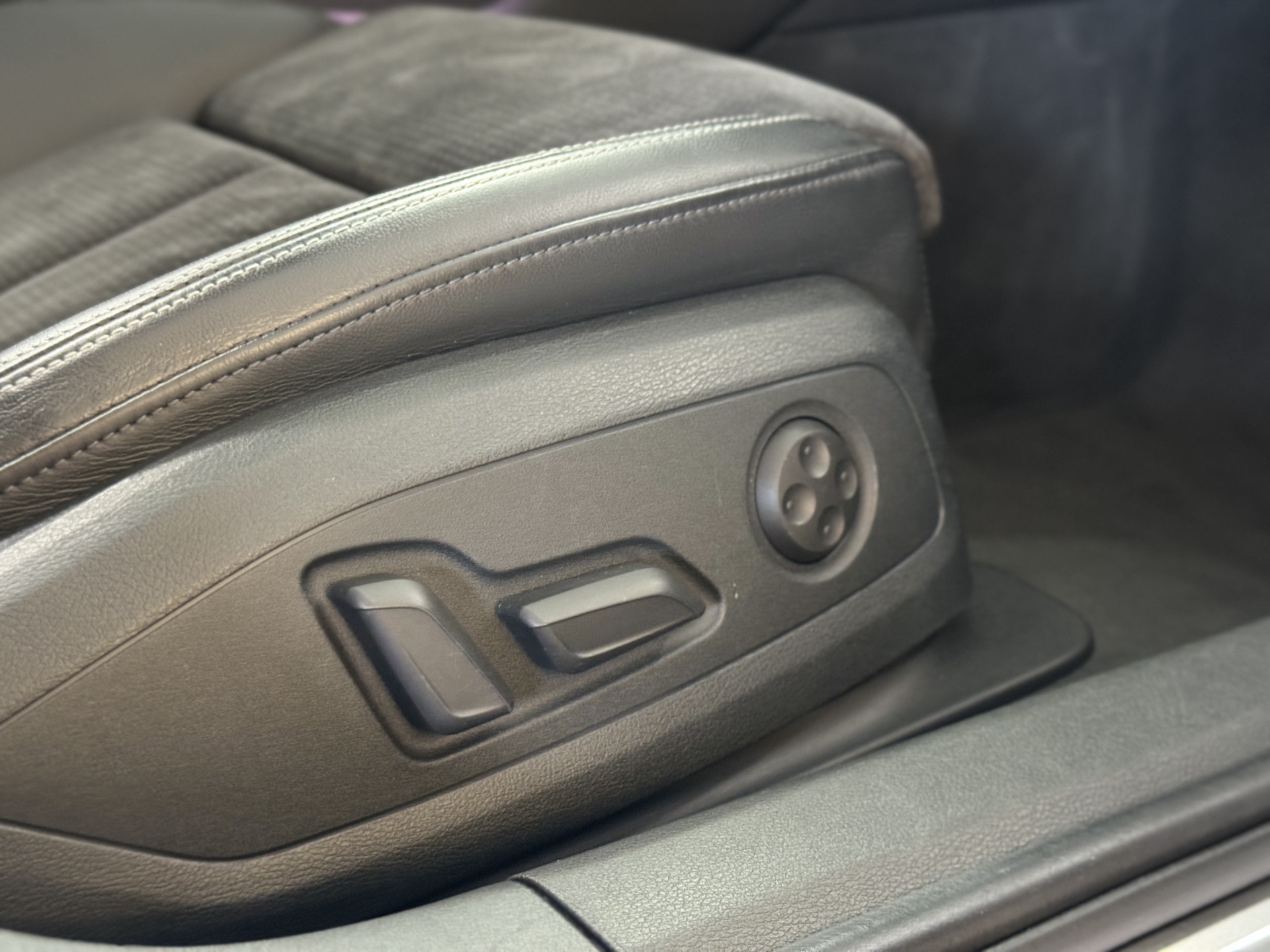 Audi A4 Avant 3.0 V6 TDI quattro 2x S-Line / Pano / B&O / 360 / Head-up / Trekhaak 52864368-30.jpg | Korf Auto