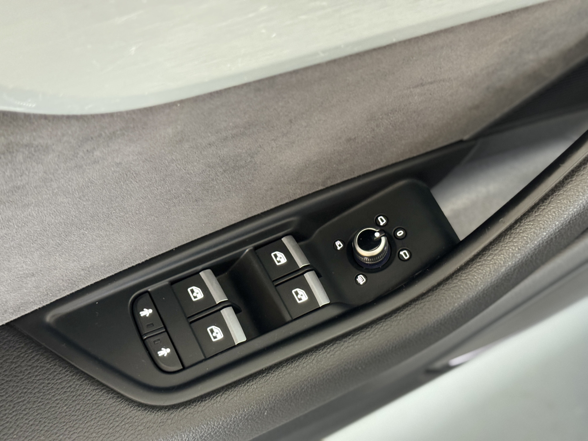 Audi A4 Avant 3.0 V6 TDI quattro 2x S-Line / Pano / B&O / 360 / Head-up / Trekhaak 52864368-31.jpg | Korf Auto