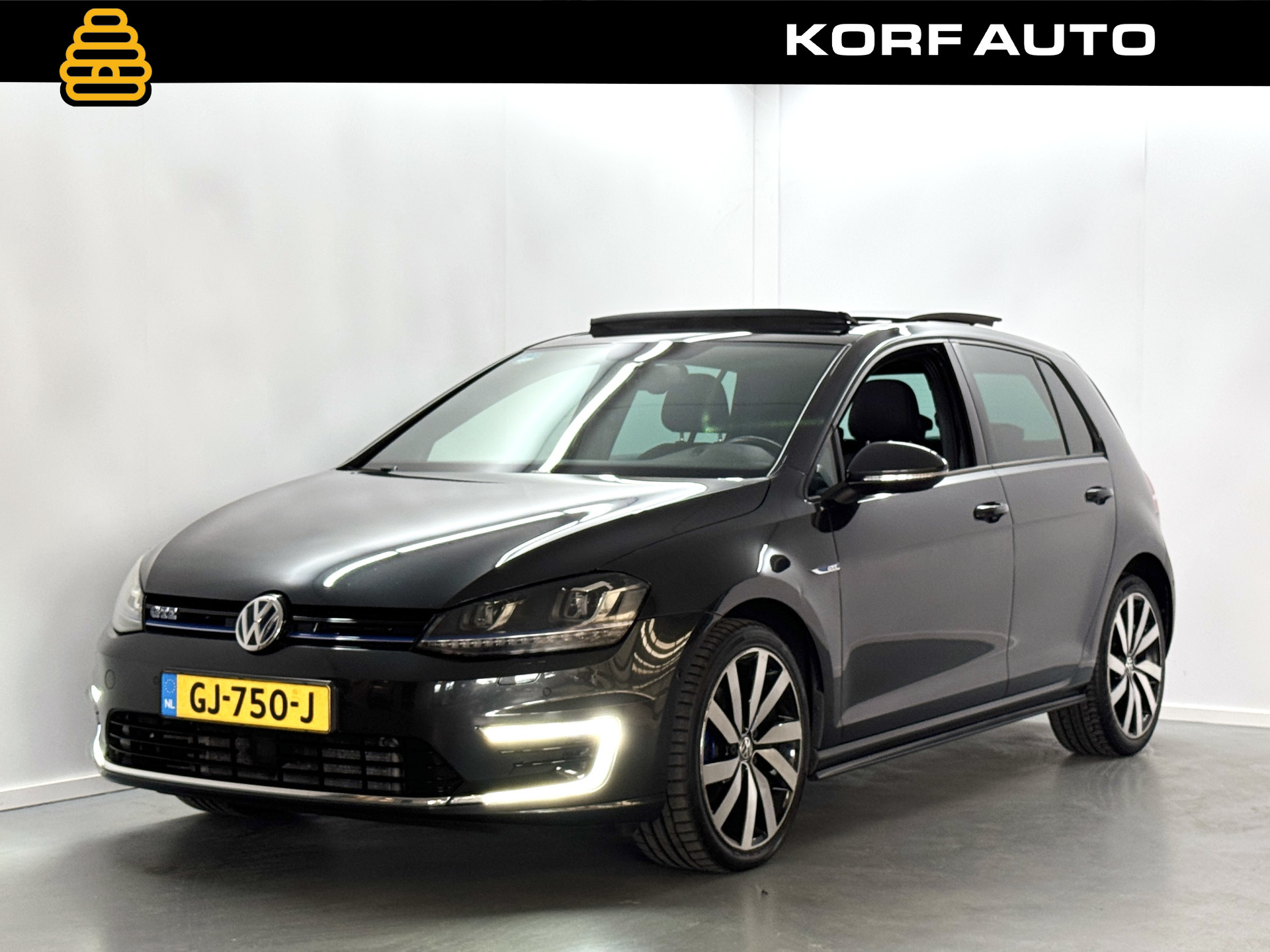 Volkswagen Golf 1.4 TSI GTE / Pano / Stoelverwarming / ACC 54180700-0.jpg | Korf Auto