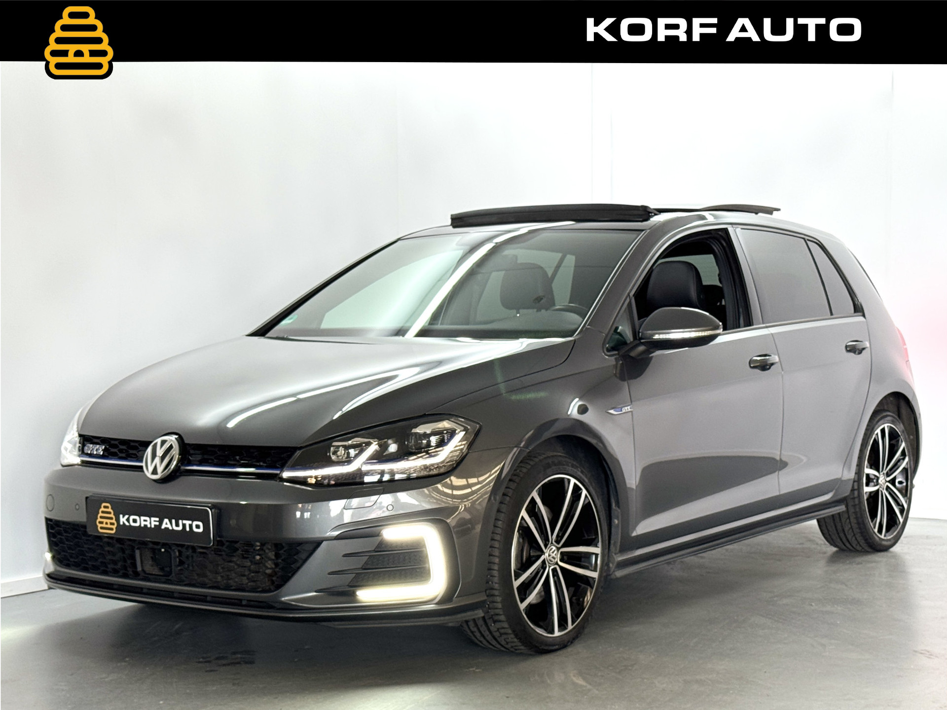 Volkswagen Golf 1.4 TSI GTE PHEV | Pano | Leder | Virtual | Keyless 54929380-0.jpg | Korf Auto
