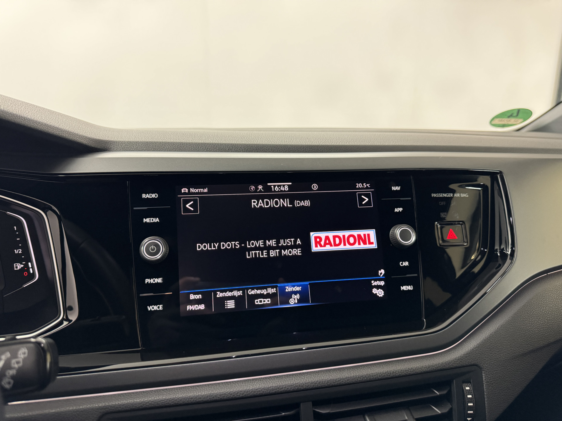 Volkswagen Polo 1.0 TSI R-Line / IQ-light / Camera / Digi / Stoelverwarming 55464446-19.jpg | Korf Auto