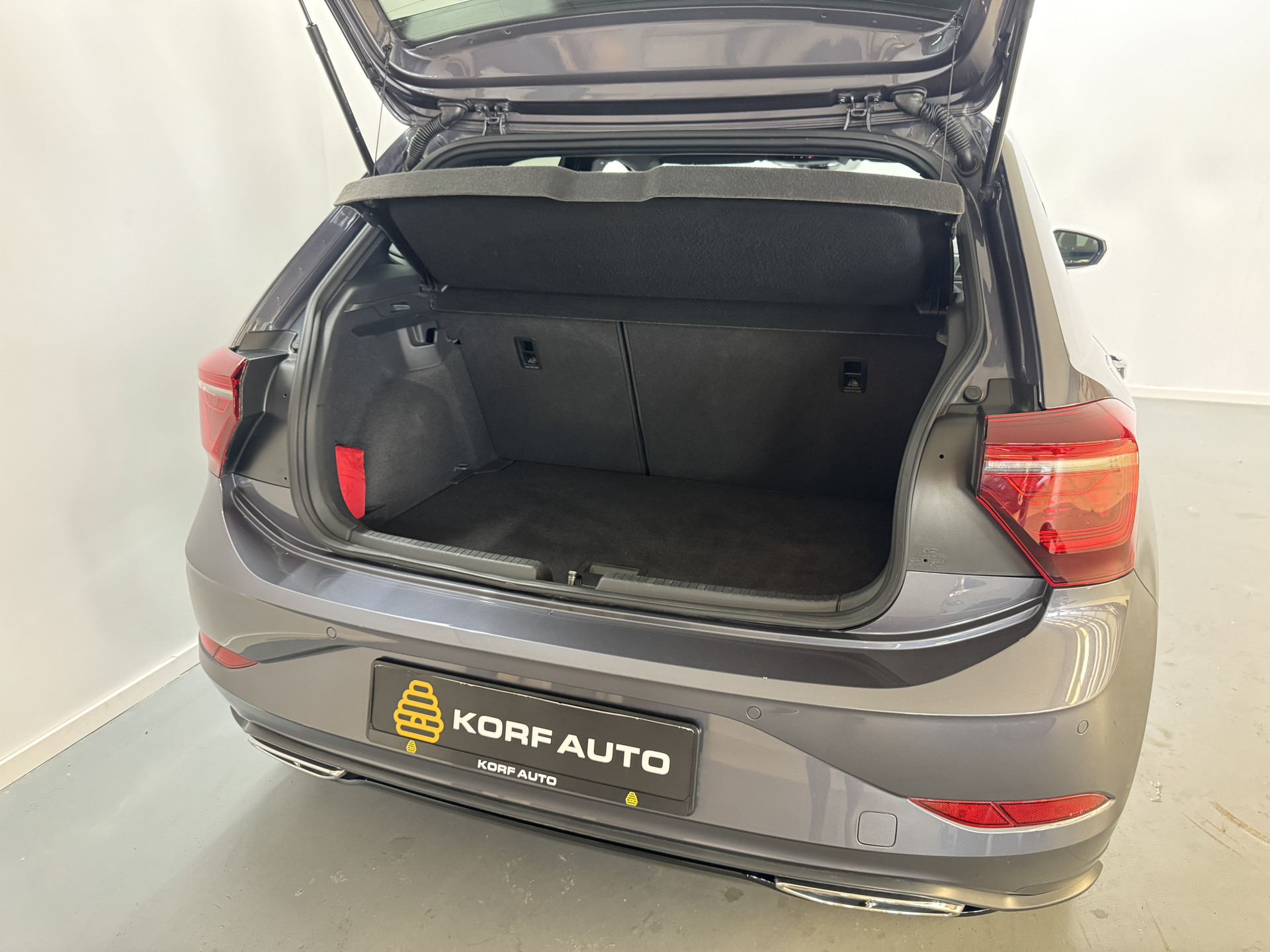 Volkswagen Polo 1.0 TSI R-Line / IQ-light / Camera / Digi / Stoelverwarming 55464446-31.jpg | Korf Auto