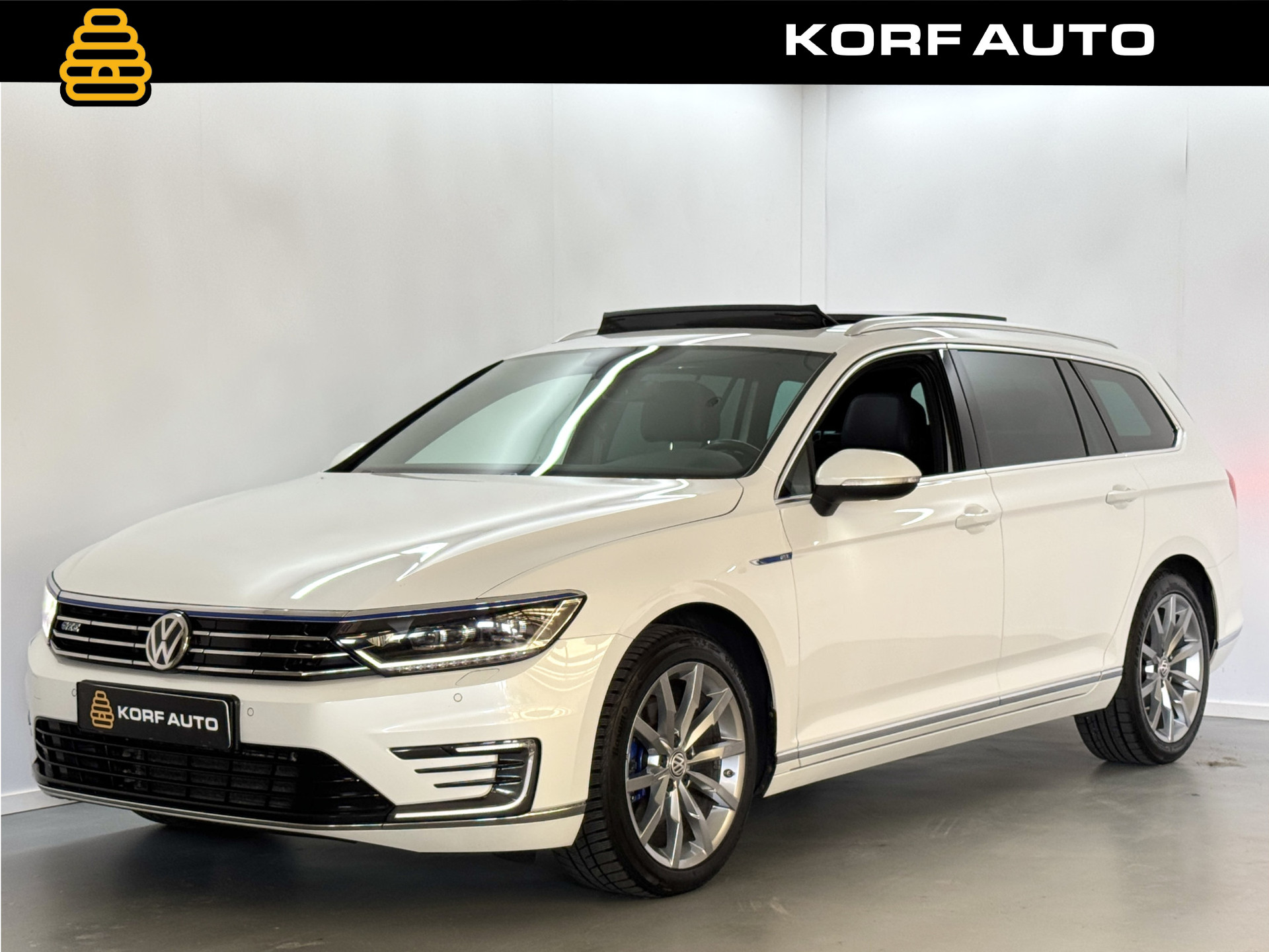 Volkswagen Passat Variant 1.4 TSI GTE PHEV / Pano / Memory / Camera / NaviPro 55711892-0.jpg | Korf Auto