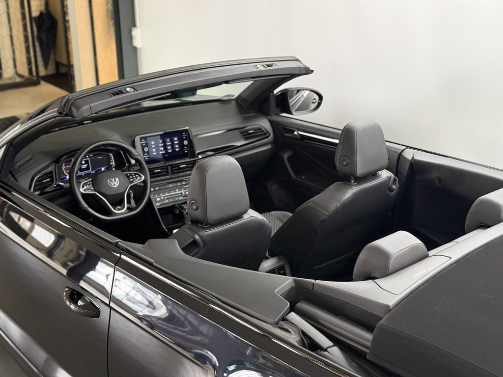 Volkswagen T-Roc Cabrio 1.5 TSI R-Line 150PK DSG | Virtual | Camera | IQ-light 55725582-10.jpg | Korf Auto