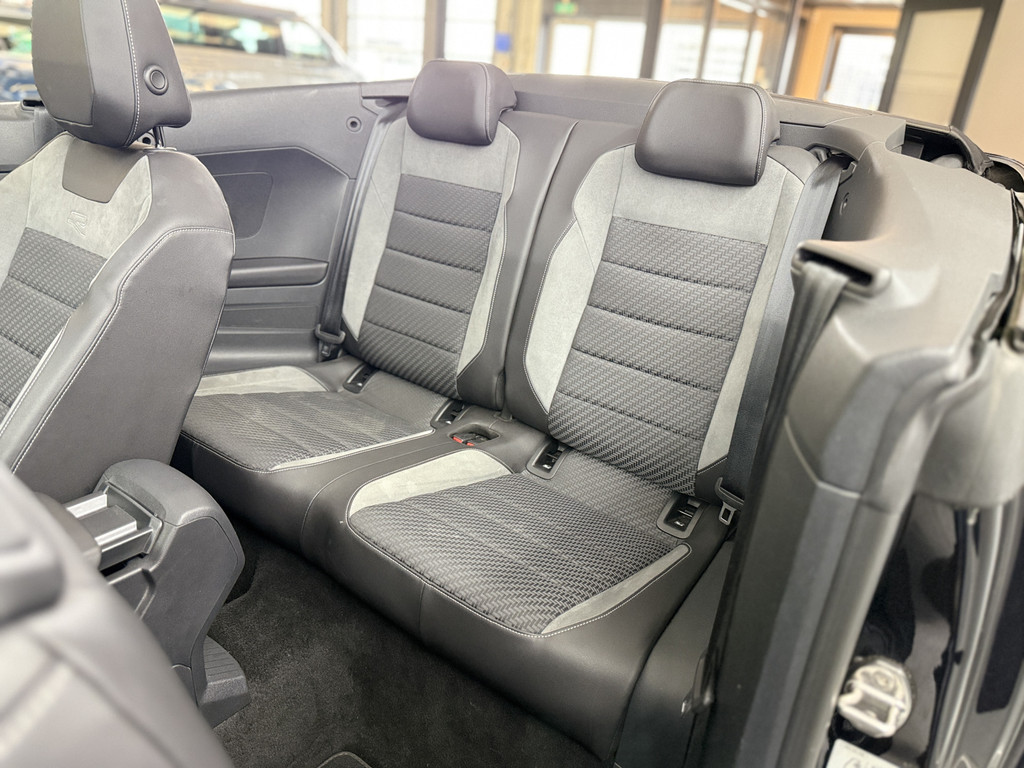 Volkswagen T-Roc Cabrio 1.5 TSI R-Line 150PK DSG | Virtual | Camera | IQ-light 55725582-26.jpg | Korf Auto