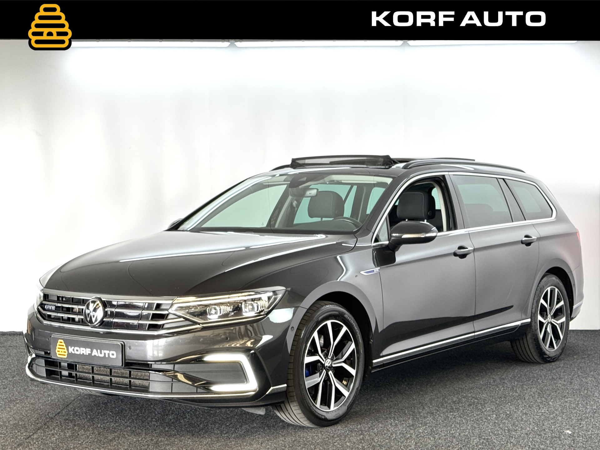 Volkswagen Passat 1.4 TSI PHEV GTE / Pano / Camera / DigiCock 47283307-0.jpg | Korf Auto
